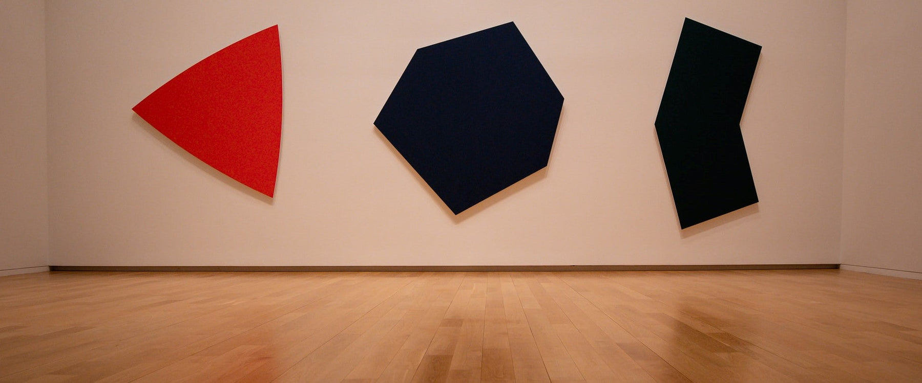 Vinyl vs. Laminate Flooring: Short Comparison Guide