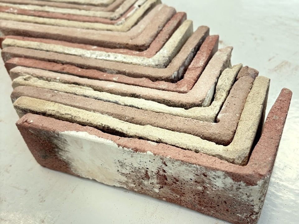 Brick American Selection Corner 1