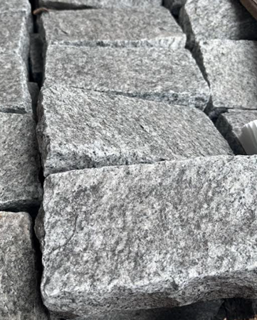 Black Granite Cobblestone Natural Cleft 4