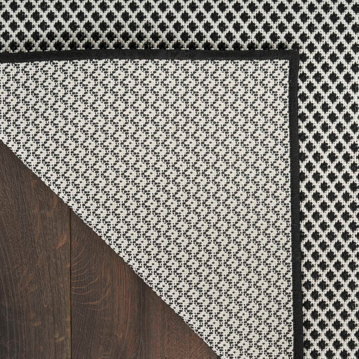 Courtyard Polypropylene & Polyester Black White BLKWT