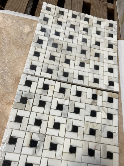Honed Calacatta Gold Marble Mosaic - Pinwheel with Black Dots