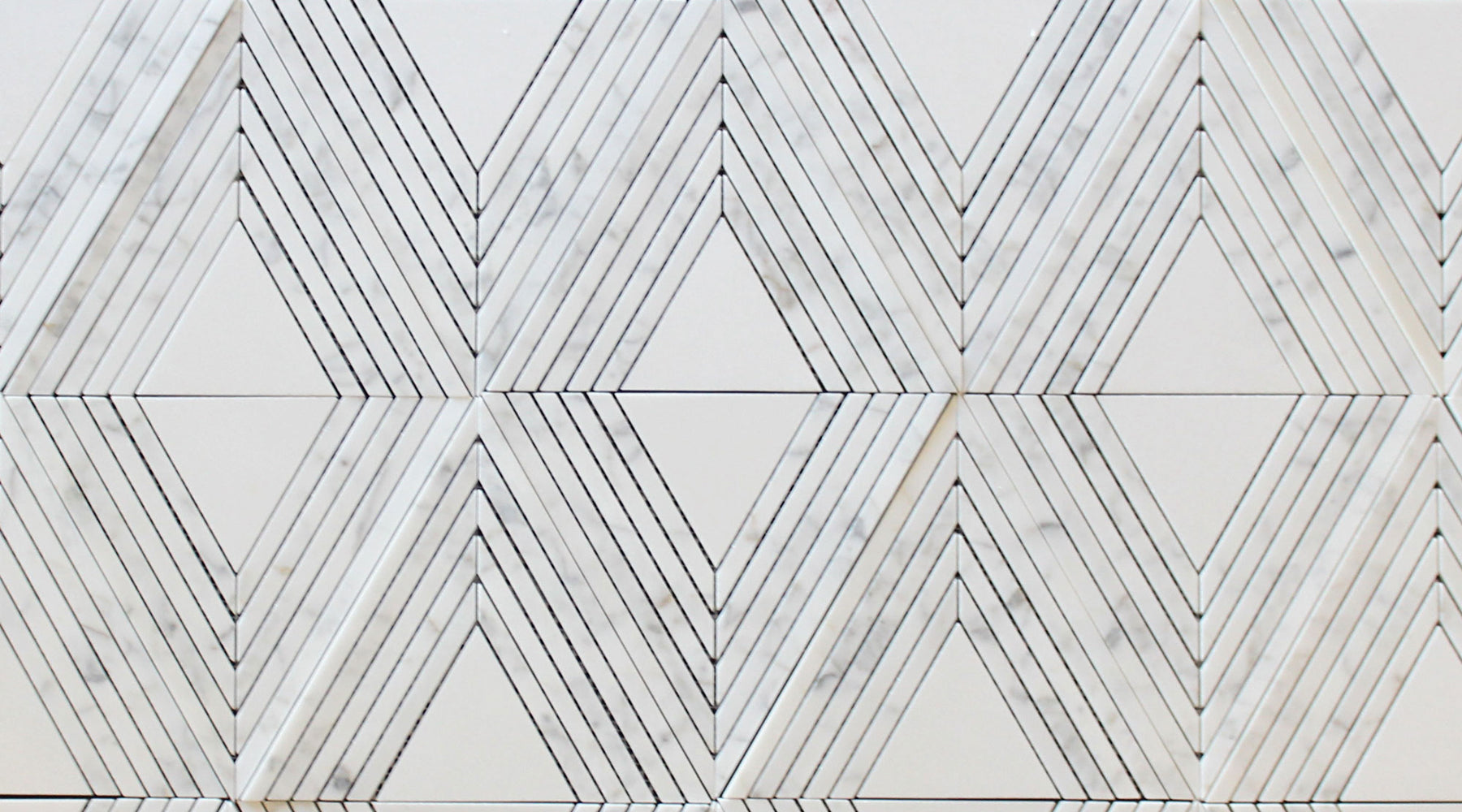 Calacatta Gold & Thassos Marble Mosaic - 4 1/2" x 7 3/4 Diamond Maze Polished