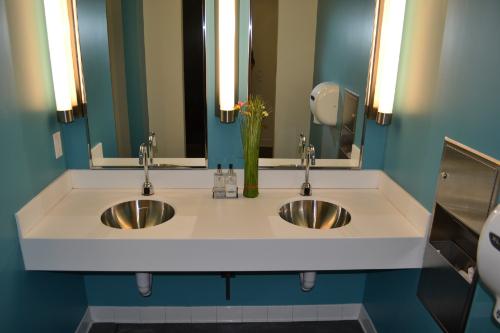 Stainless Steel Stainless Steel Bathroom Sink 4