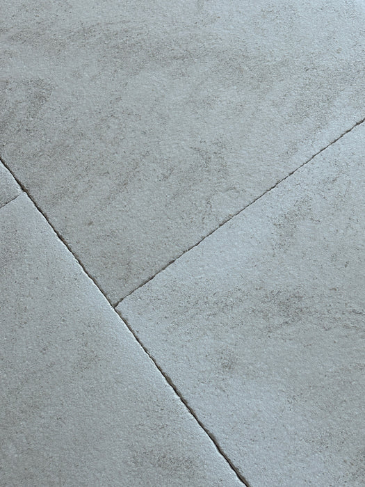 Ivoire Limestone Tile - 16" x 24" x 5/8" Antique