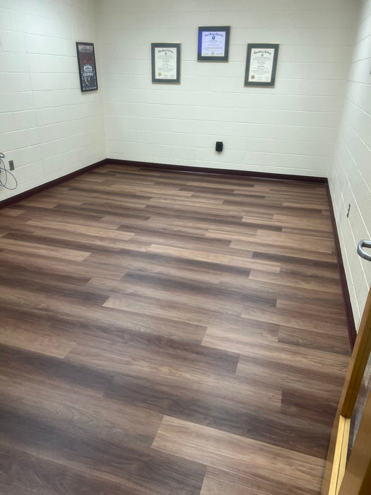 Radius 2.0 Vinyl Roosevelt Red C23 Vinyl Plank Embossed 2