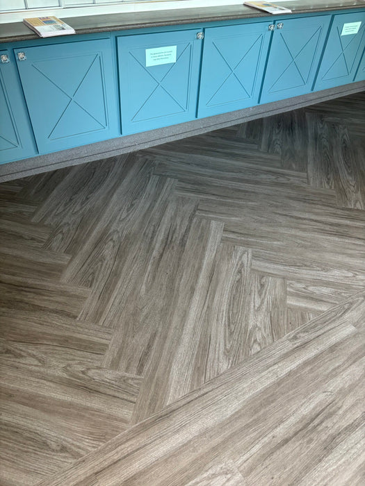 Radius 2.0 Vinyl Miller Classic C11 Vinyl Plank Embossed 2