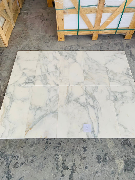 Calacatta Strata Marble Tile - 12" x 24" x 3/8" Polished