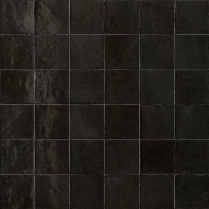 Melan Ceramic Nero Tile Glossy 2