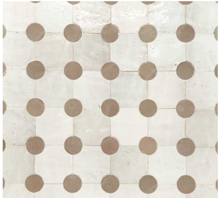 Zellige Classique Terracotta Tapis in Atlas White, Sahara Rose Mosaic Glossy 2