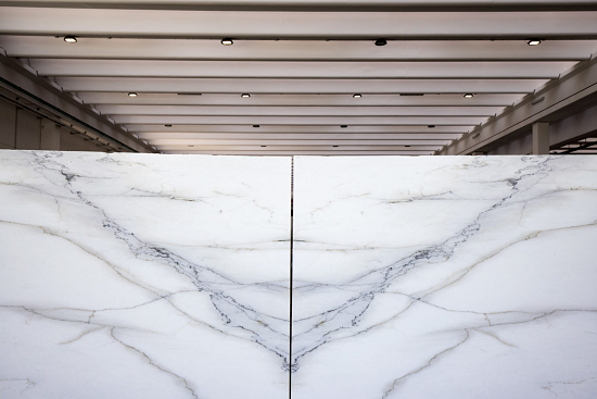 Calacatta Lincoln Marble Tile - 12" x 12" x 3/8" Honed