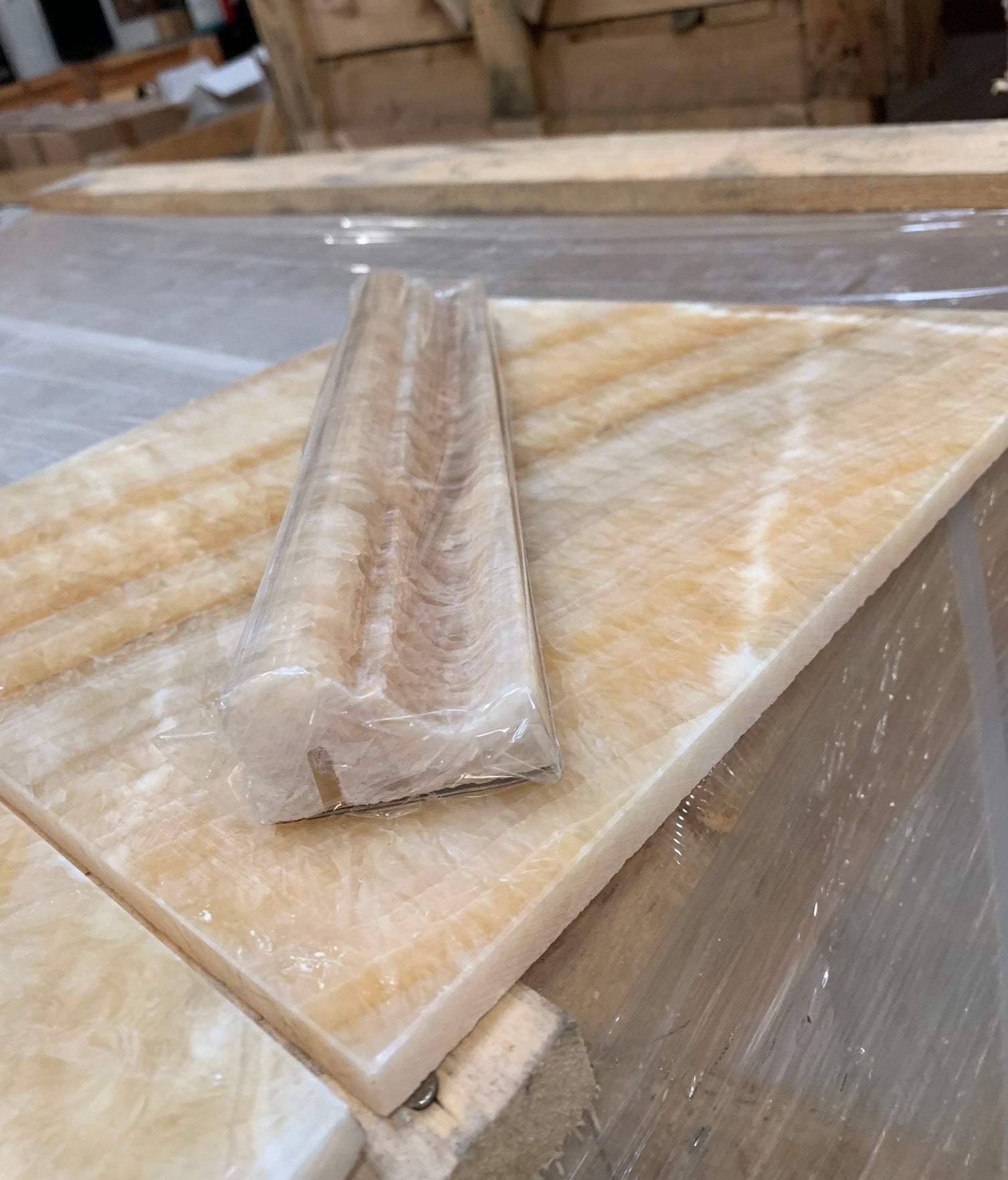 Honey Onyx Molding 2 1/2" x 12" Crown Molding Stone & Tile Shoppe