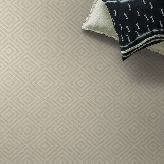 Aristocrat Nylon Ivory Cream 00211