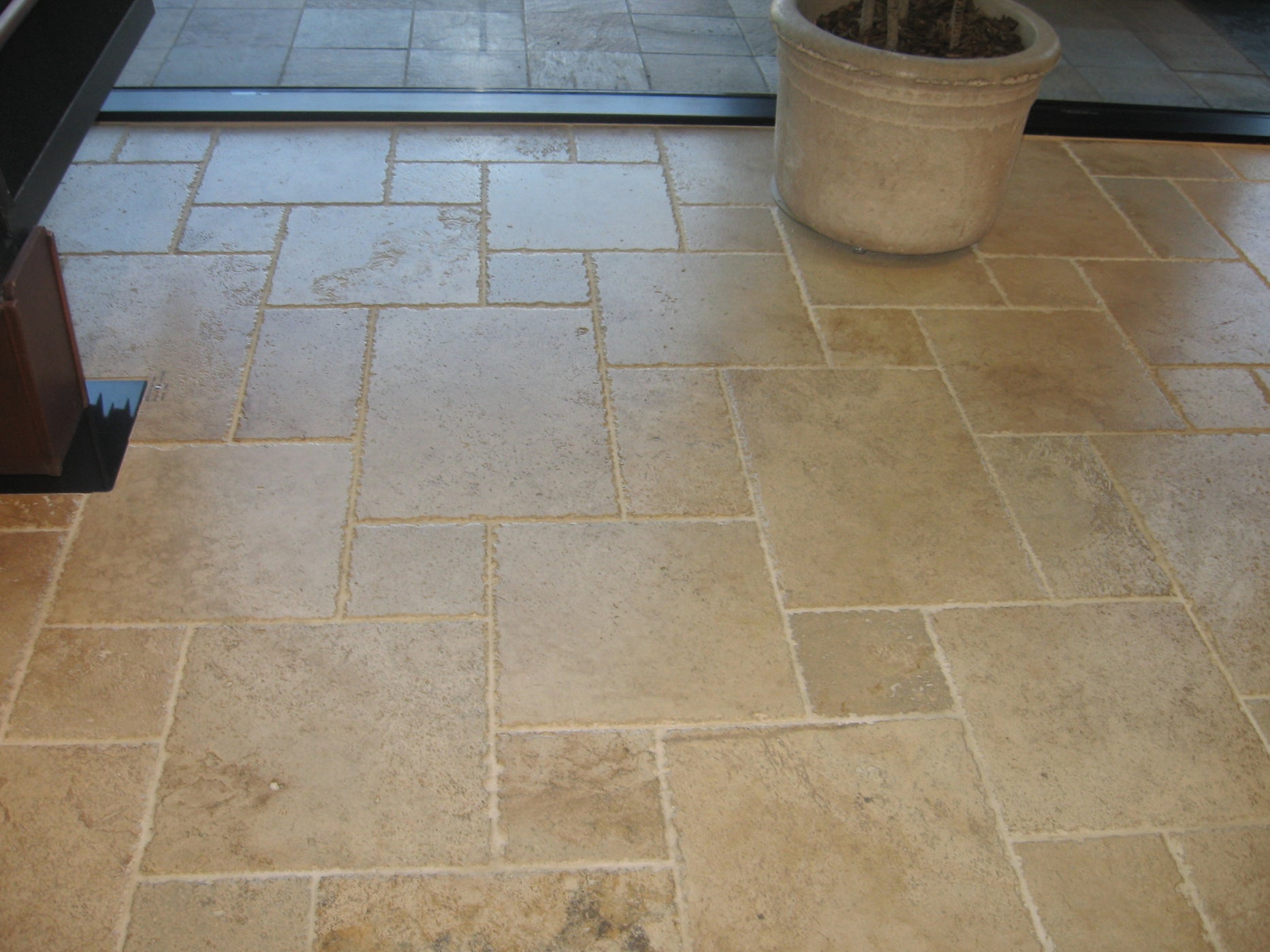 Arizona Tile Marciano Unfilled & Brushed Travertine Lyon Pattern