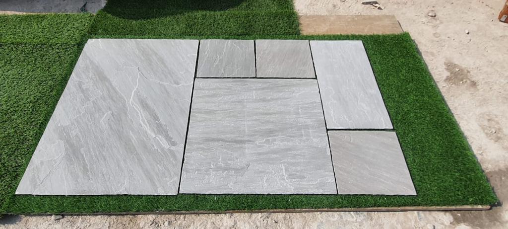 Pearl Gray Sandstone Natural Cleft Face, Gauged Back Paver Versailles Pattern