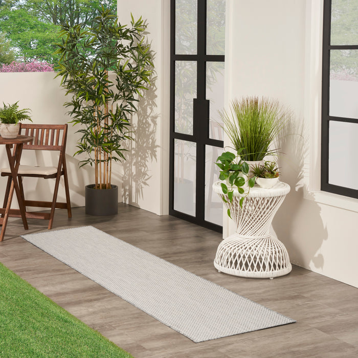 Courtyard Polypropylene IVSIL Ivory Silver COU01